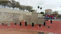 Площадка для воркаута в городе Кордоба №9526 Маленькая Современная фото