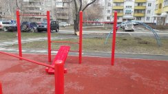 Площадка для воркаута в городе Новосибирск №9587 Маленькая Современная фото