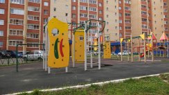 Площадка для воркаута в городе Саранск №9984 Маленькая Современная фото