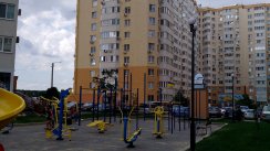 Площадка для воркаута в городе Одесса №9949 Средняя Современная фото