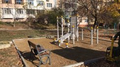 Площадка для воркаута в городе Кишинев №10326 Маленькая Современная фото