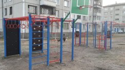Площадка для воркаута в городе Ангарск №10329 Маленькая Современная фото