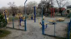 Площадка для воркаута в городе Комсомольск №10451 Маленькая Современная фото