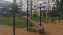 Площадка для воркаута в городе Иваново №10856 Маленькая Современная фото