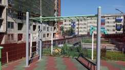 Площадка для воркаута в городе Южно-Сахалинск №10979 Средняя Современная фото
