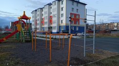 Площадка для воркаута в городе Петропавловск-Камчатский №11075 Маленькая Современная фото