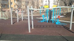 Площадка для воркаута в городе Владивосток №11290 Маленькая Современная фото