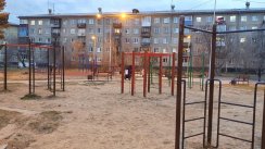 Площадка для воркаута в городе Ангарск №11352 Средняя Современная фото