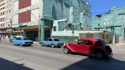 Площадка для воркаута в городе Гавана №12099 Маленькая Современная фото
