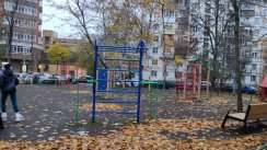 Площадка для воркаута в городе Одинцово №12179 Маленькая Современная фото