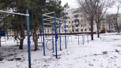 Площадка для воркаута в городе Луганск №12273 Средняя Современная фото