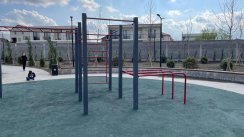 Площадка для воркаута в городе Тбилиси №12313 Маленькая Современная фото