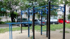 Площадка для воркаута в городе Сергиев Посад №12413 Маленькая Современная фото