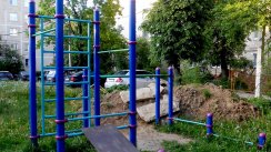 Площадка для воркаута в городе Сергиев Посад №12424 Маленькая Современная фото