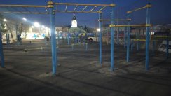 Площадка для воркаута в городе Петропавловск №12443 Маленькая Современная фото
