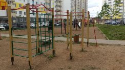 Площадка для воркаута в городе Сыктывкар №12482 Маленькая Современная фото