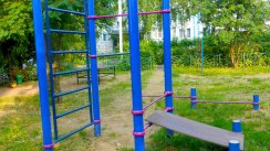Площадка для воркаута в городе Сергиев Посад №12514 Маленькая Современная фото