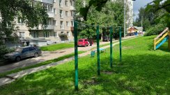 Площадка для воркаута в городе Сергиев Посад №12593 Маленькая Современная фото
