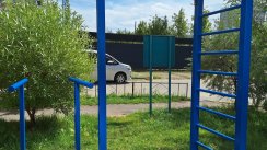 Площадка для воркаута в городе Омск №12886 Маленькая Современная фото