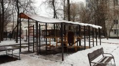 Площадка для воркаута в городе Москва №13024 Маленькая Современная фото