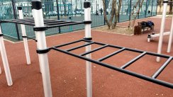 Площадка для воркаута в городе Москва №2174 Маленькая Современная фото