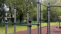 Площадка для воркаута в городе Москва №13167 Маленькая Современная фото