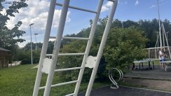 Площадка для воркаута в городе Москва №13187 Маленькая Современная фото