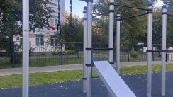 Площадка для воркаута в городе Москва №13212 Средняя Современная фото