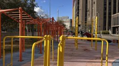 Площадка для воркаута в городе Москва №13226 Маленькая Современная фото