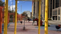 Площадка для воркаута в городе Москва №13226 Маленькая Современная фото