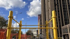 Площадка для воркаута в городе Москва №13226 Маленькая Современная фото