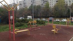 Площадка для воркаута в городе Москва №4475 Маленькая Современная фото