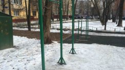 Площадка для воркаута в городе Москва №4865 Маленькая Современная фото