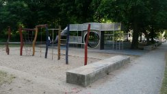 Площадка для воркаута в городе Берлин №3159 Средняя Современная фото