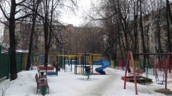 Площадка для воркаута в городе Москва №4922 Маленькая Современная фото