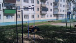 Площадка для воркаута в городе Альметьевск №1228 Маленькая Современная фото