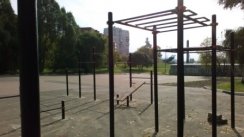 Площадка для воркаута в городе Дзержинский №2479 Средняя Хомуты фото
