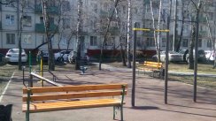 Площадка для воркаута в городе Москва №2787 Маленькая Современная фото