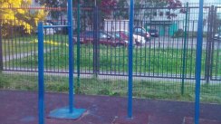 Площадка для воркаута в городе Колпино №4122 Маленькая Современная фото