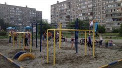 Площадка для воркаута в городе Бийск №5431 Средняя Современная фото