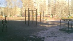 Площадка для воркаута в городе Раменское №2714 Маленькая Современная фото