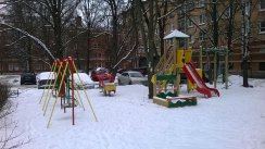 Площадка для воркаута в городе Петергоф №4809 Маленькая Современная фото
