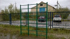 Площадка для воркаута в городе Губкинский №5527 Маленькая Современная фото