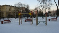 Площадка для воркаута в городе Санкт-Петербург №469 Маленькая Современная фото