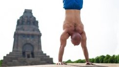 3 Reasons You Can't Balance a Handstand Yet