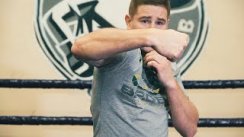 Боковые удары в боксе - Как стать боксером за 10 уроков #6
