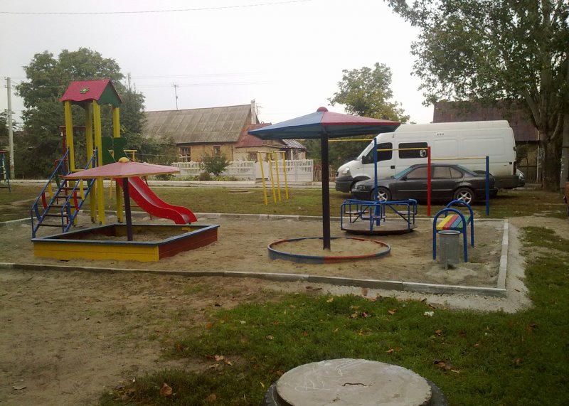 Площадка для воркаута в городе Запорожье №1849 Маленькая Современная фото