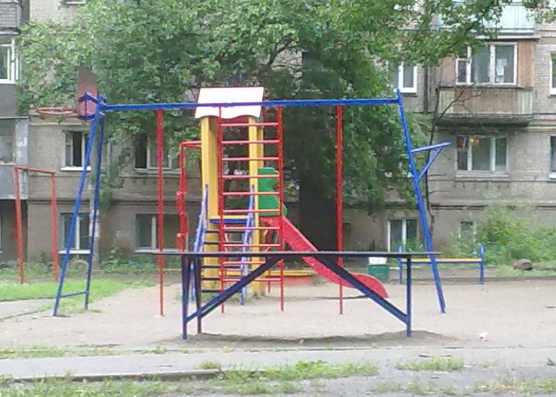 Площадка для воркаута в городе Запорожье №2191 Маленькая Современная фото