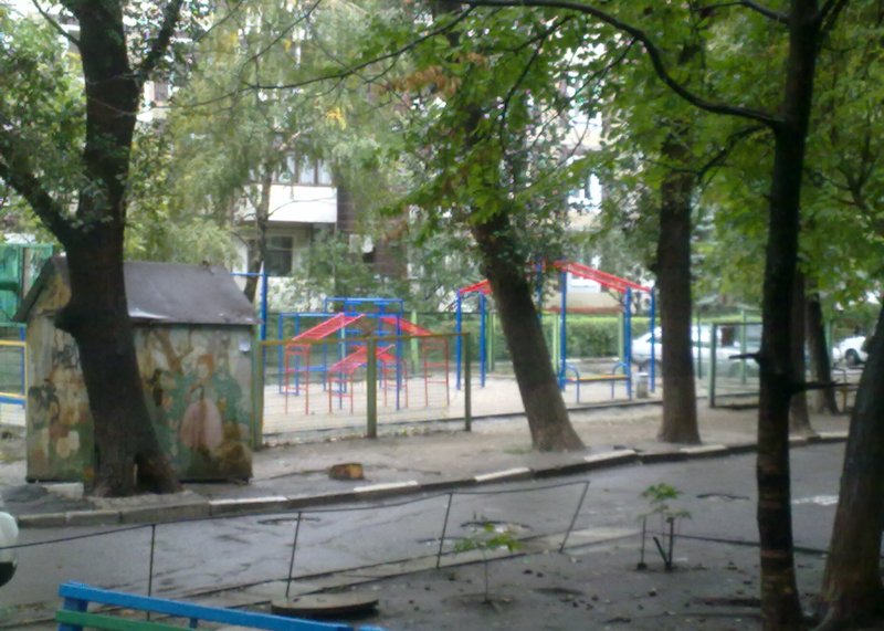 Площадка для воркаута в городе Запорожье №1857 Средняя Современная фото