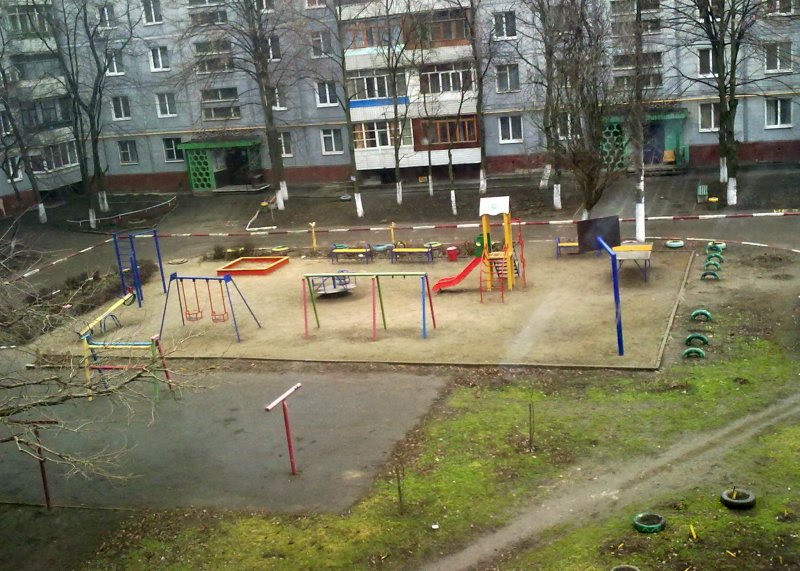 Площадка для воркаута в городе Запорожье №2044 Маленькая Современная фото